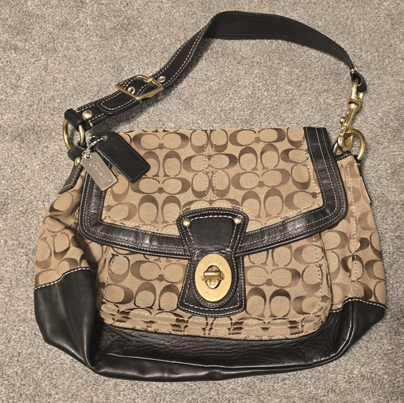 Coach Signature 'C' Handbag - Picture 1 of 2